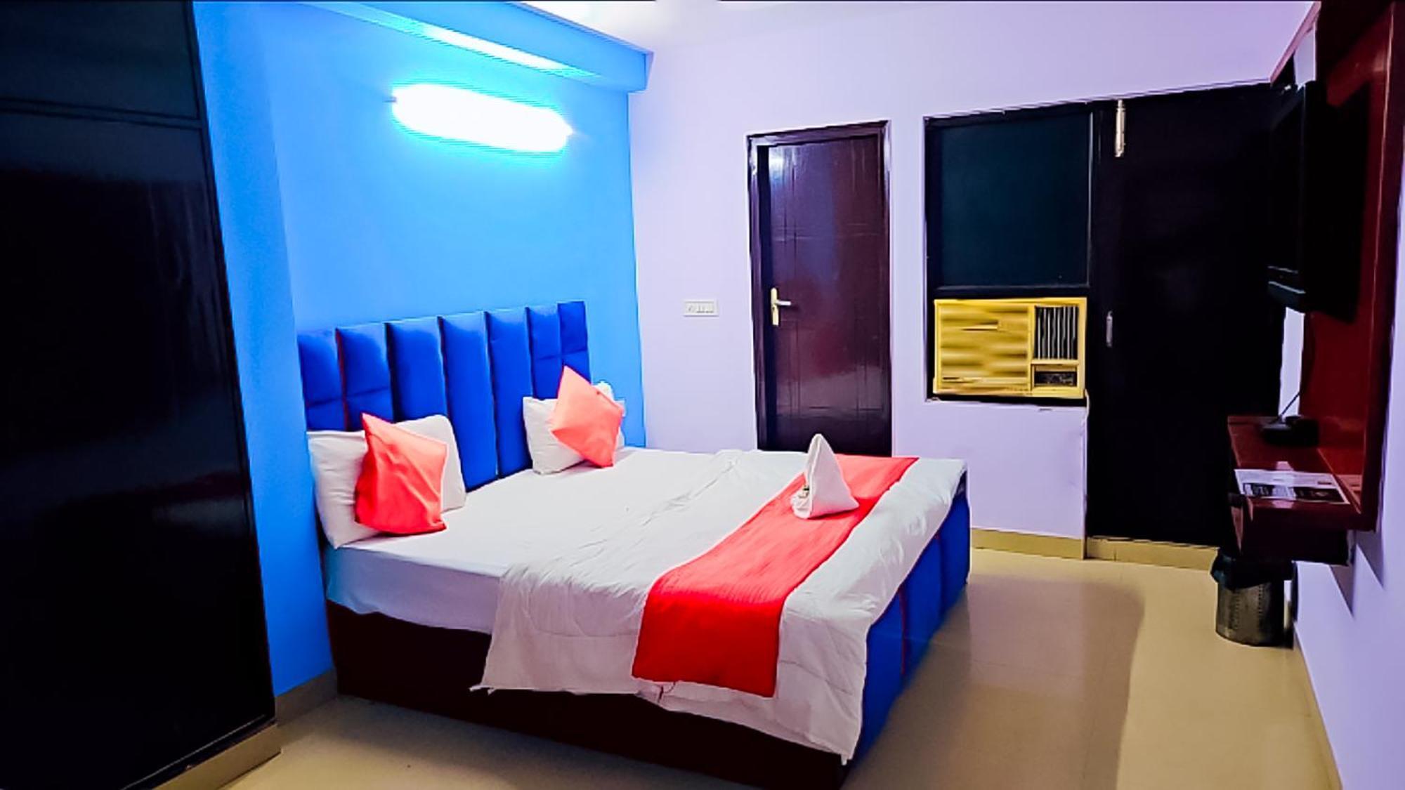 Happy Inn - Near Saket Metro New Delhi Exteriör bild