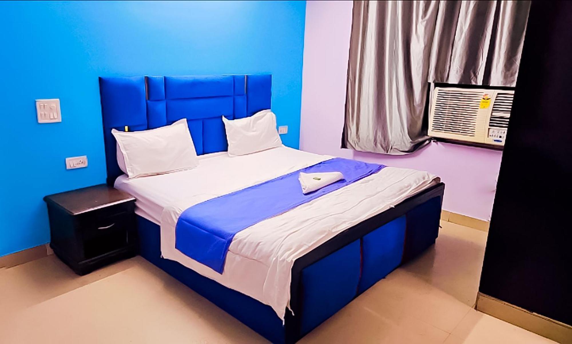Happy Inn - Near Saket Metro New Delhi Exteriör bild